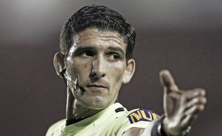 Andrés Merlos no dirigirá en la fecha 8 de la Superliga(Fotobaires)