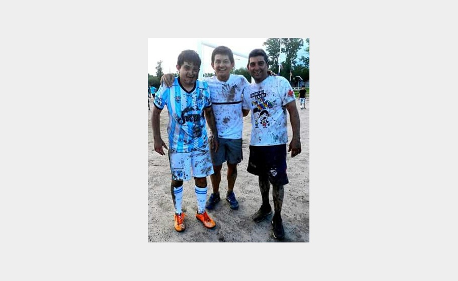 El Pulga Rodríguez con sus amigos(Gentileza Ariel Brito)