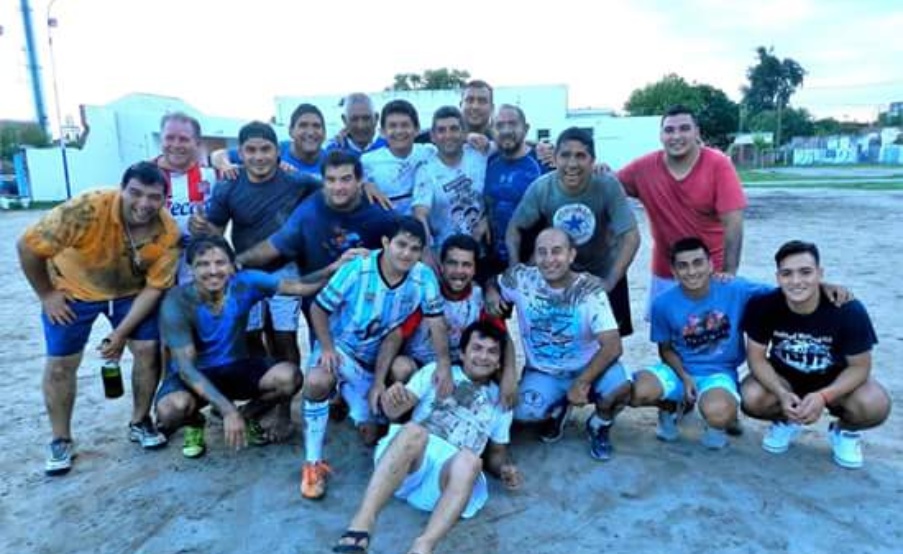 El Pulga Rodríguez con sus amigos(Gentileza Ariel Brito)