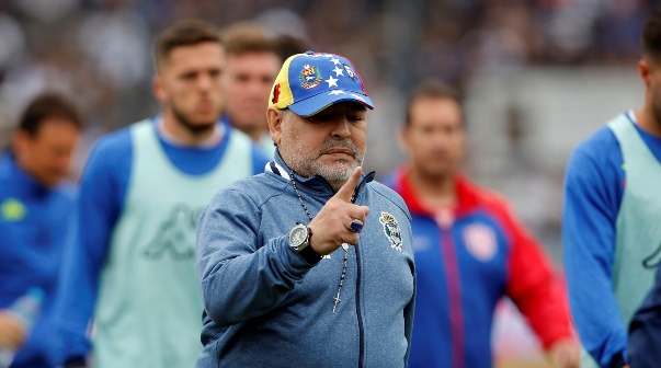 Diego Maradona anunció que continuará como DT de Gimnasia en 2020