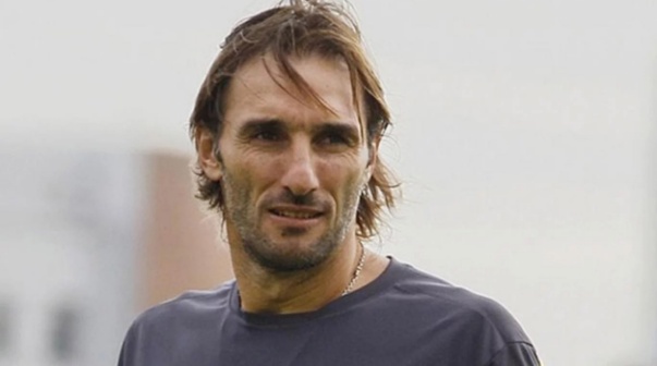 Schiavi, contundente con Cavani por su polémica frase: 