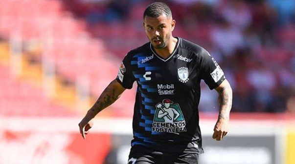 El periodista Martín Costa avisó que Cardona podría irse al fútbol árabe. Foto: Prensa Pachuca