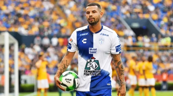 Cardona arregló su llegada al Al-Ahli de Arabia Saudita. Foto: EFE