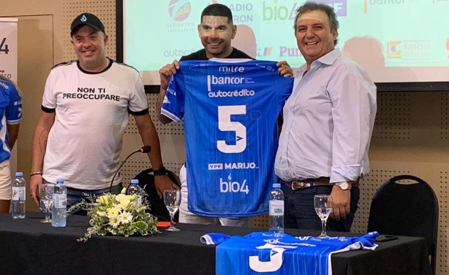 Néstor Ortigoza le respondió con dureza a Carlos Tevez. Foto: Fotobaires