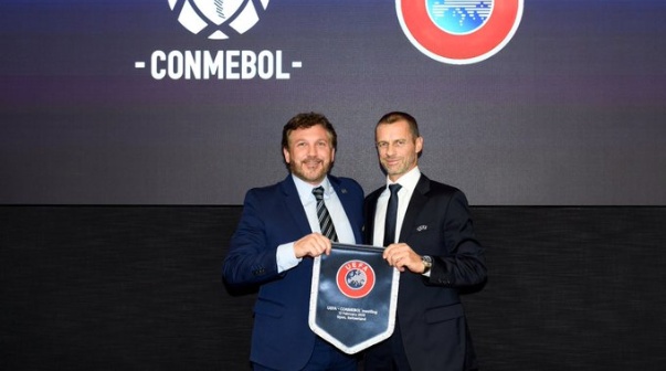 Alejandro Domínguez, presidente de la Conmebol, y Aleksander Ceferin, de la UEFA