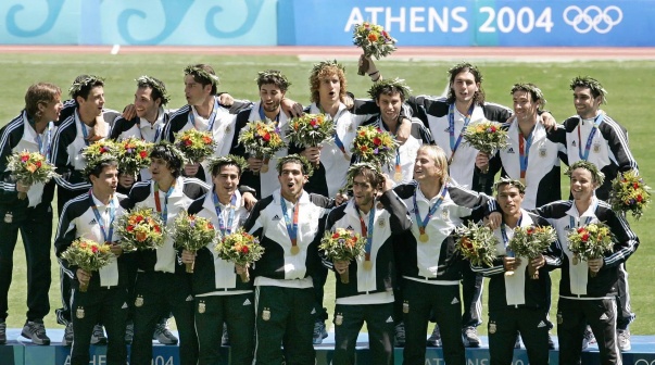 El equipo argentino de fútbol ganó la medalla de oro en Atenas 2004