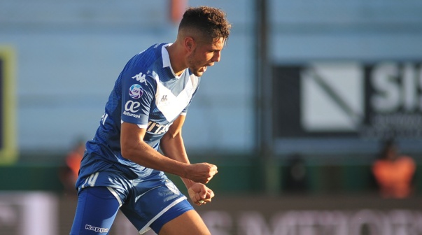 Maxi Romero volverá al PSV holandés tras su préstamo en Vélez.