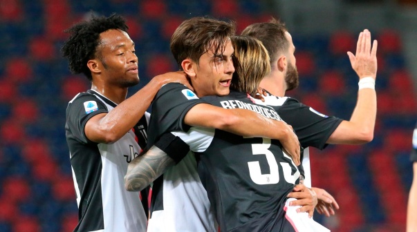 Juventus confirmó la continuidad por un año de Buffón y Chiellini