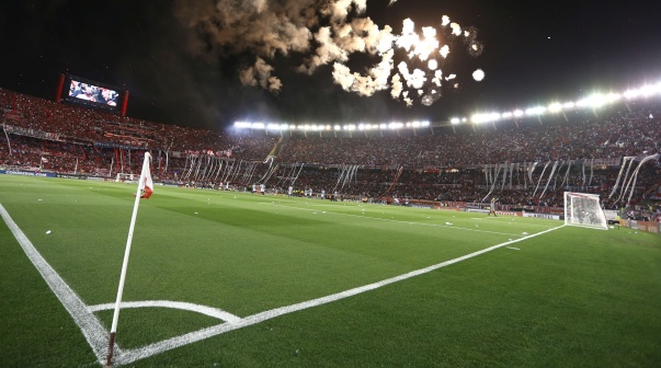 River reformará el campo de juego del Monumental