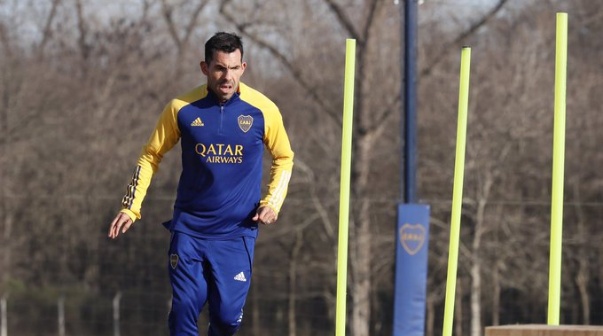 Carlitos Tevez, en el regreso a las prácticas de Boca