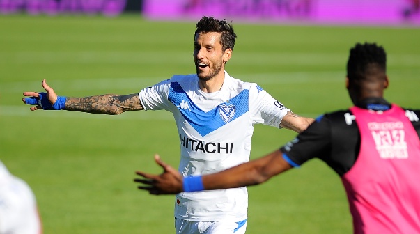 El golazo de tiro libre de Ricky Álvarez para Vélez