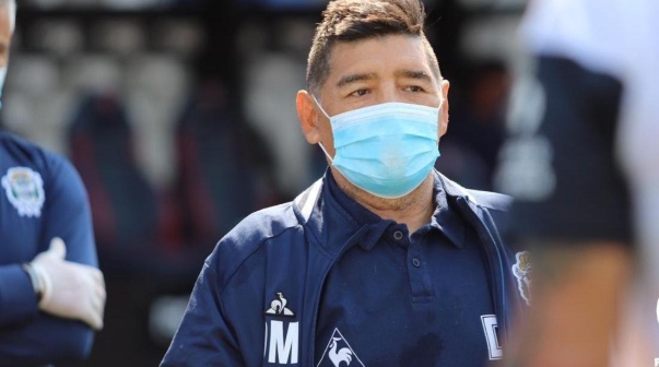 Diego Maradona recibió el alta médica y fue trasladado