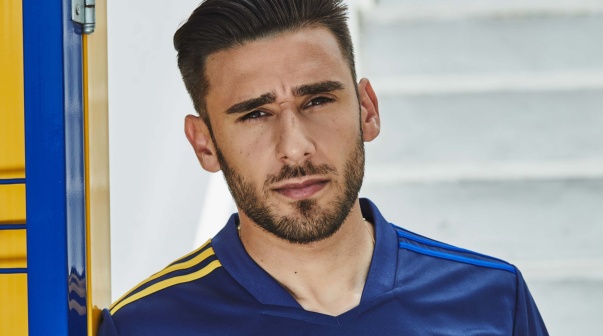 La nueva camiseta de Boca, presentada por Toto Salvio