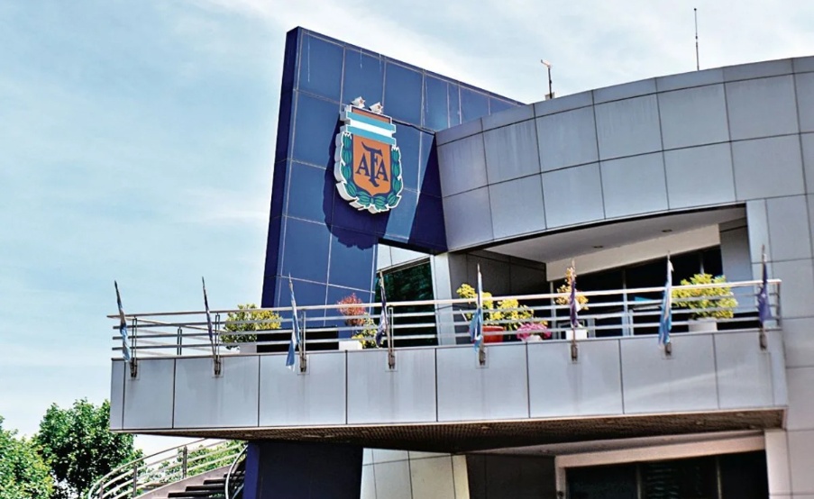 "La AFA en ningún momento antepone la cuestión económica antes que la médica"