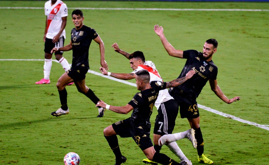 Sigali y Soto tienen coronavirus en Racing(Fotobaires)