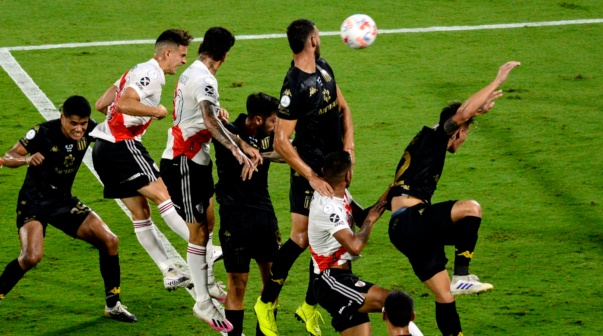 Sigali y Soto tienen coronavirus en Racing