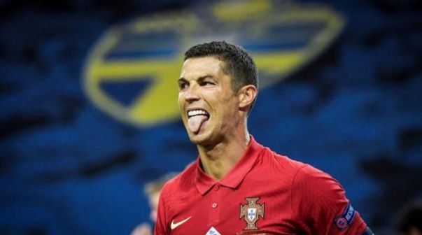 Cristiano Ronaldo metió dos golazos y volvió a ser la figura de Portugal