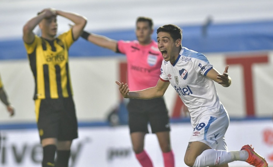 Nacional le ganó 2-0 a Peñarol en el Parque Central(EFE)