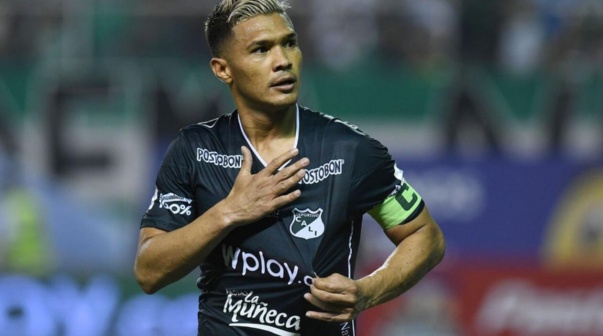 El palito de Teo Gutiérrez a Demichelis tras la derrota de River vs. Boca