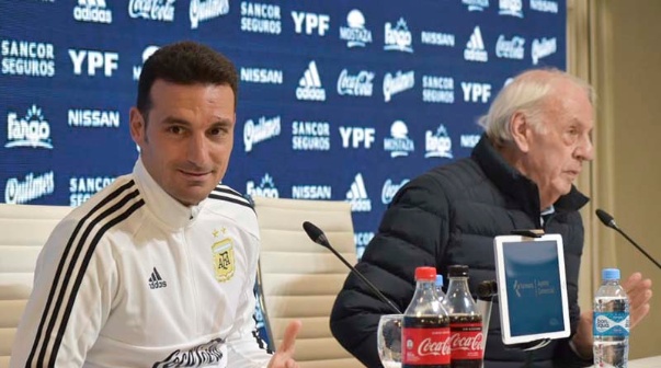 zzzznacd2NOTICIAS ARGENTINAS BAIRES, MAYO 21: El entrenador de la Selección argentina de fútbol, Lionel Scaloni, dio a conocer hoy la lista para la Copa America de Brasil en la que se destacan la presencia de Lionel Messi, la vuelta de Sergio Agüero y la sorpresiva aparición de Milton Casco. Foto NAzzzz
