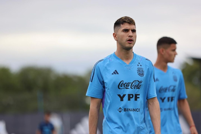 Exequiel Palacios sufrió una lesión miotendinosa en el aductor derecho