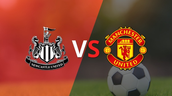 Arrancan las acciones del duelo entre Newcastle United y Manchester United