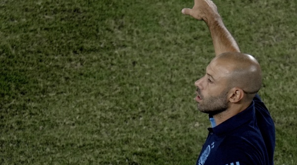 Es convocable por Argentina y jugará el Mundial Sub-20 con otro país