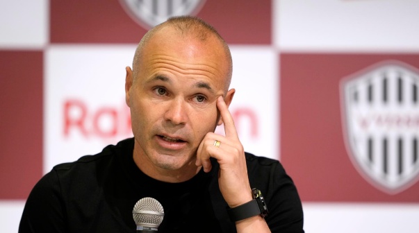 Andrés Iniesta jugará en Emiratos Árabes Unidos