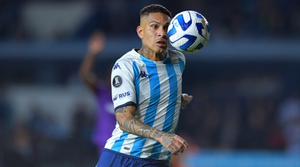 Paolo Guerrero destruyó a Fernando Gago por su salida de Racing