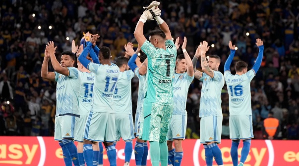 El saludo de Boca tras la victoria con Barracas