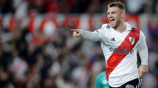 Tras sonar en River, Lucas Beltrán podría volver a Sudamérica en un inesperado equipo