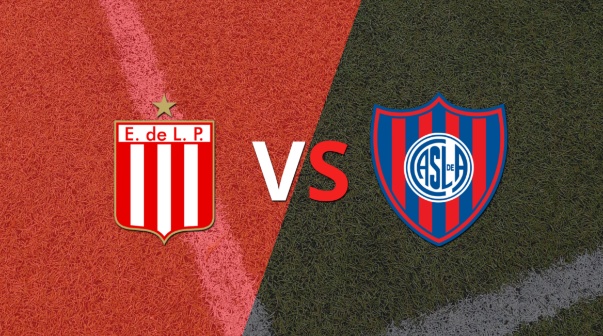 El segundo tiempo comienza sin goles entre Estudiantes y San Lorenzo