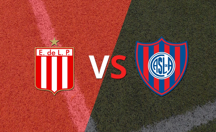 El segundo tiempo comienza sin goles entre Estudiantes y San Lorenzo