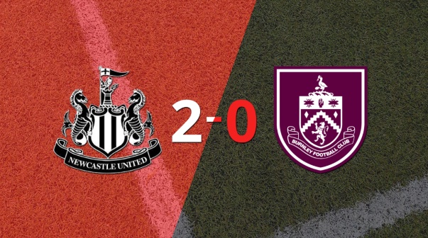 Newcastle United le ganó con claridad a Burnley por 2 a 0