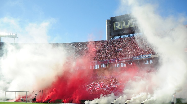 La gente de River en el Monumental