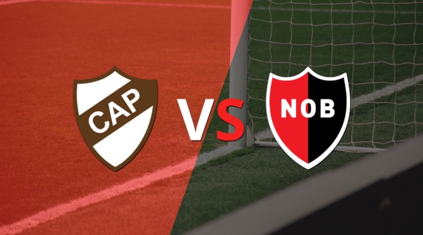 Se juega el segundo tiempo del empate en 0 entre Platense y Newell`s