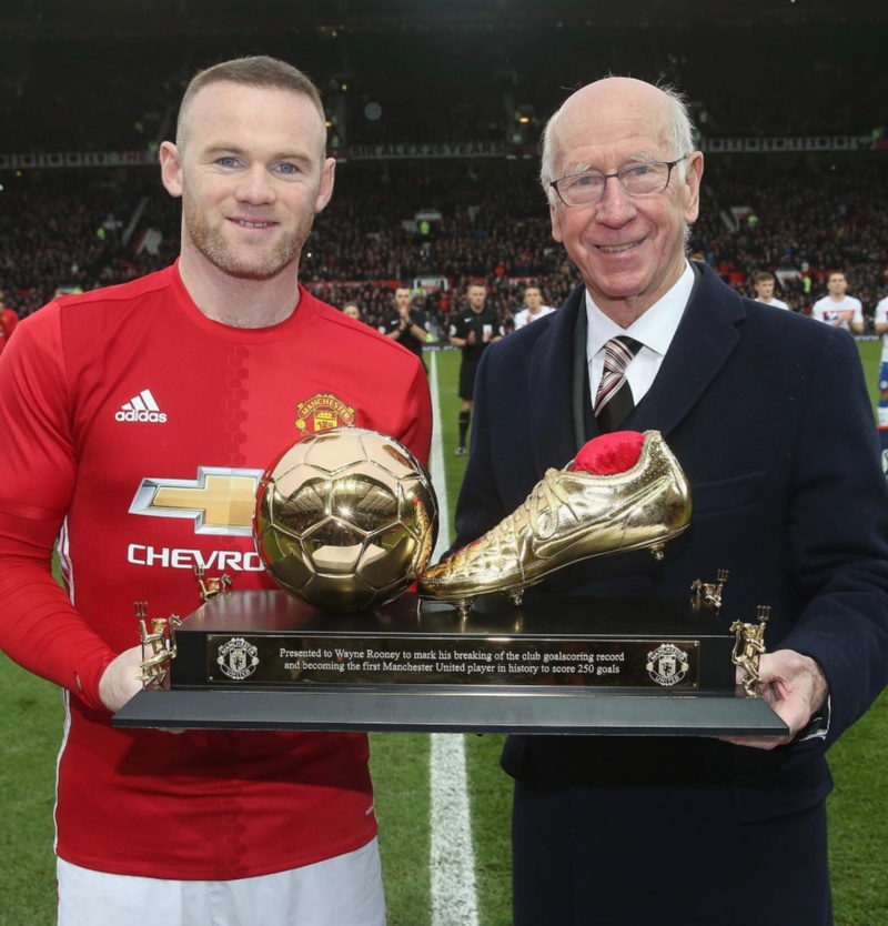 Wayne Rooney, reconocimiento a los 250 goles en Manchester United