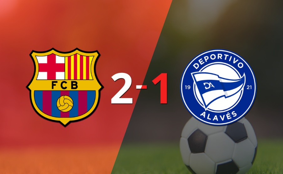 Barcelona gana 2-1 a Alavés con doblete de Robert Lewandowski