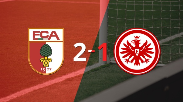 Augsburg le ganó a Eintracht Frankfurt en su casa por 2-1