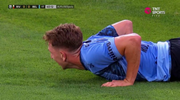 El insólito errado de Esteban Rolón contra River