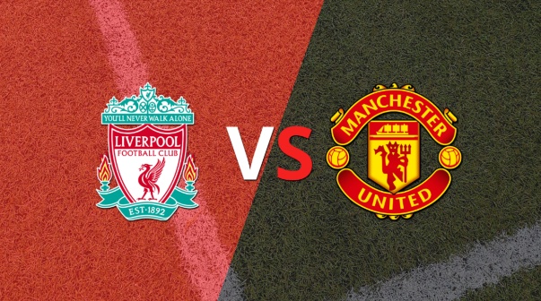 Liverpool y Manchester United llegan al segundo tiempo sin goles