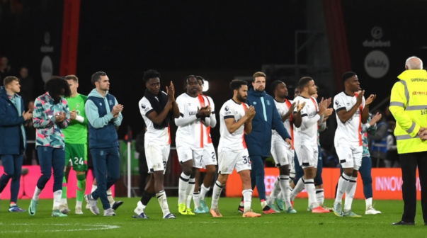 Conmoción mundial: Bournemouth-Luton se suspendió por un grave accidente