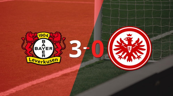 Bayer Leverkusen fue contundente y goleó 3-0 a Eintracht Frankfurt