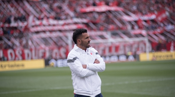Carlos Tevez, técnico de Independiente.