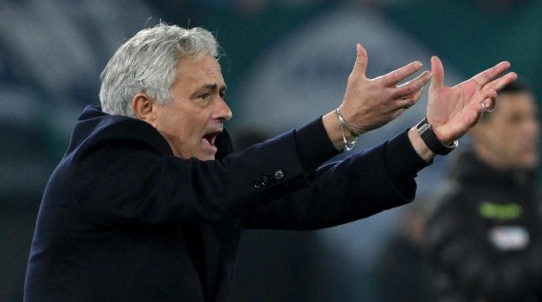 Mourinho explotó contra sus jugadores en Benfica: 