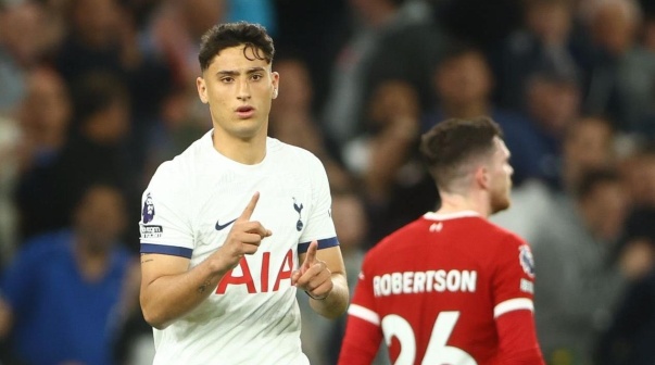 Alejo Véliz en Tottenham.