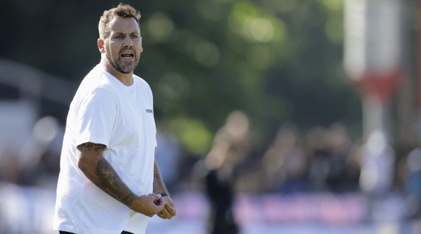 Cristian Fabbiani, entrenador de Deportivo Riestra
