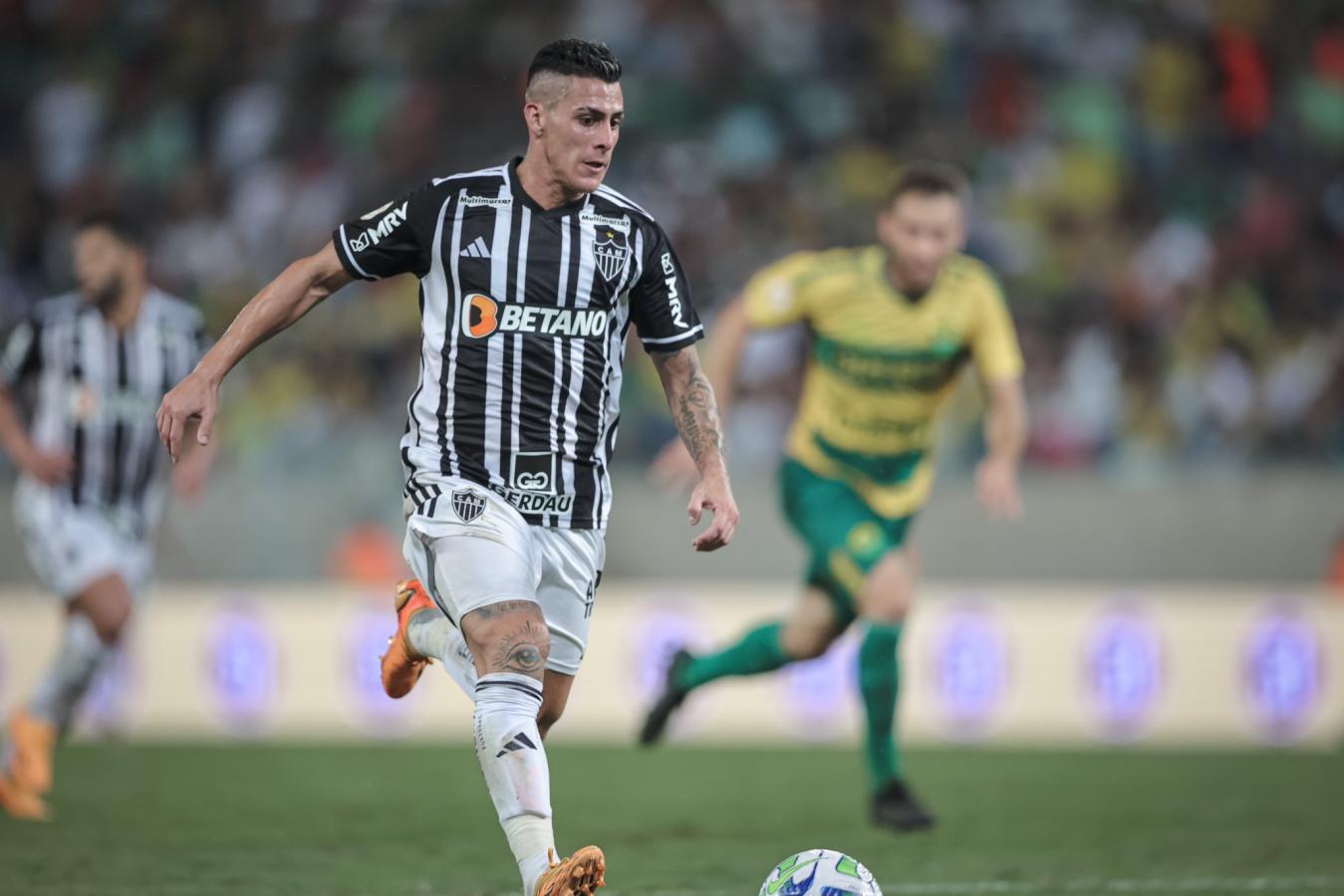 Cristian Pavón se va de Atlético Mineiro