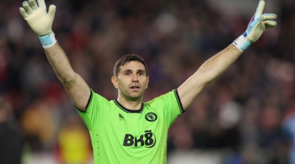 El Aston Villa de Dibu Martínez dio el golpe en la Conference League