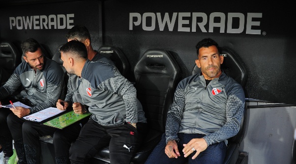 La crítica de Tevez a Ávalos tras sacarlo en el entretiempo vs. Atlético Tucumán